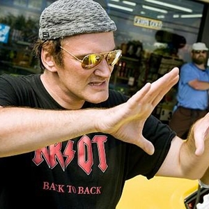 Quentin Tarantino may have to put his intellectual property lawsuit on hold because gawker.com is outside the case's jurisdiction.