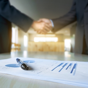 It's good to know what the advantages and disadvantages are of partnerships before signing on the dotted line.