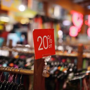 To sale or not to sale: 7 ways to decide if you should discount your items or services